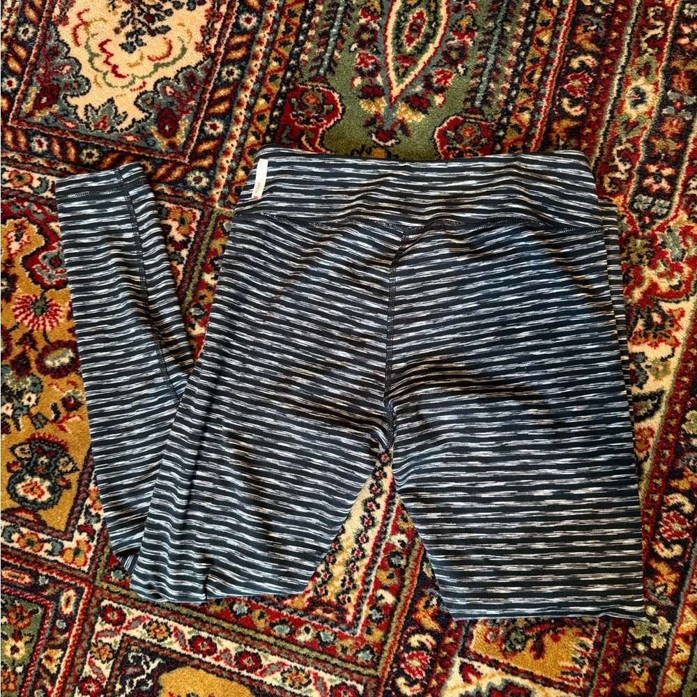 Zella black and white striped leggings size M